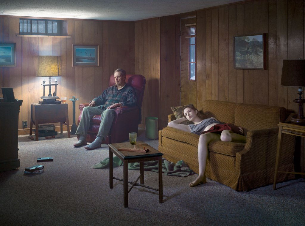 建構下的真實：Gregory Crewdson《松林大教堂》攝影系列
